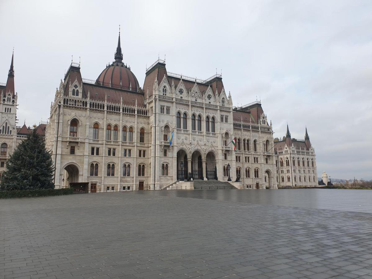 A Twist Of Nature Budapest Exterior photo